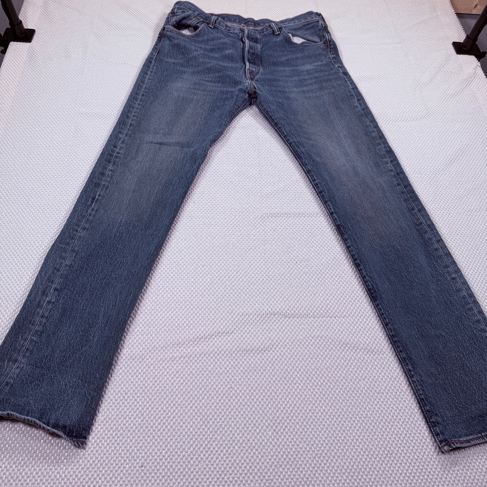 Levi's 501 Original Fit Jeans Mens 34x34 Medium Stonewash Blue Button Fly 00501